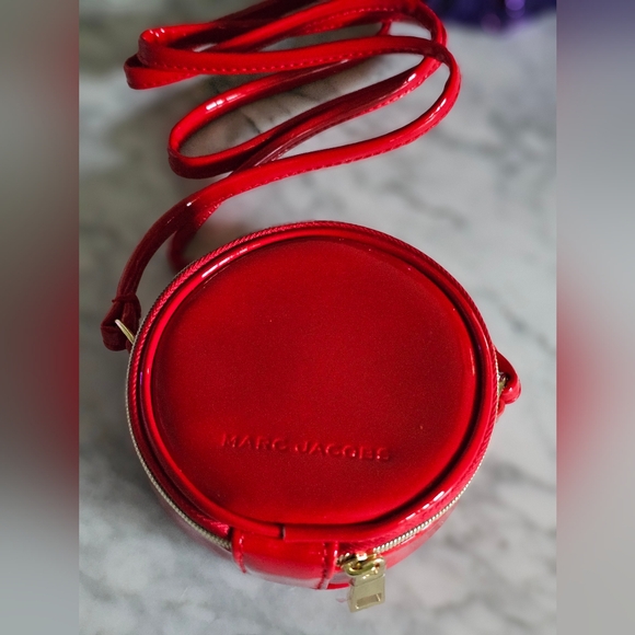 Marc Jacobs Mini Patent Sling Bag with Long Strap 4" Zip around closure - Picture 7 of 12